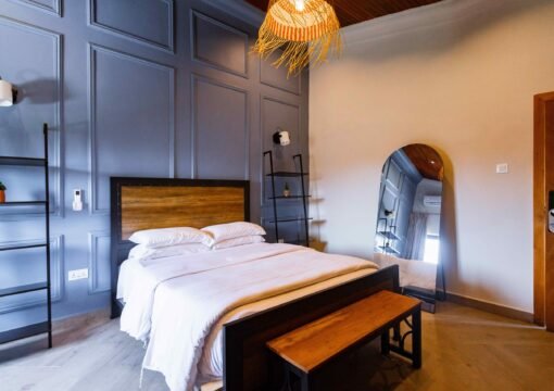 Standard Queensize (Room 7)