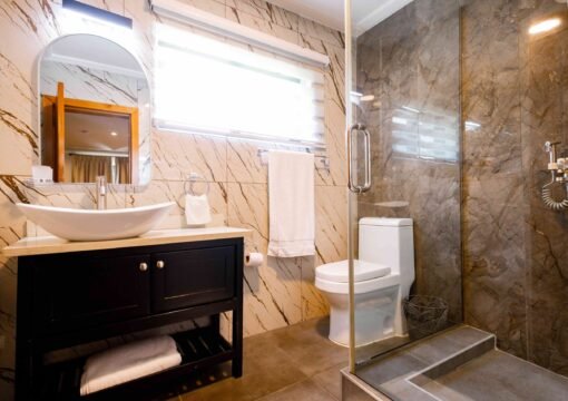 Standard Queensize (Room 2)